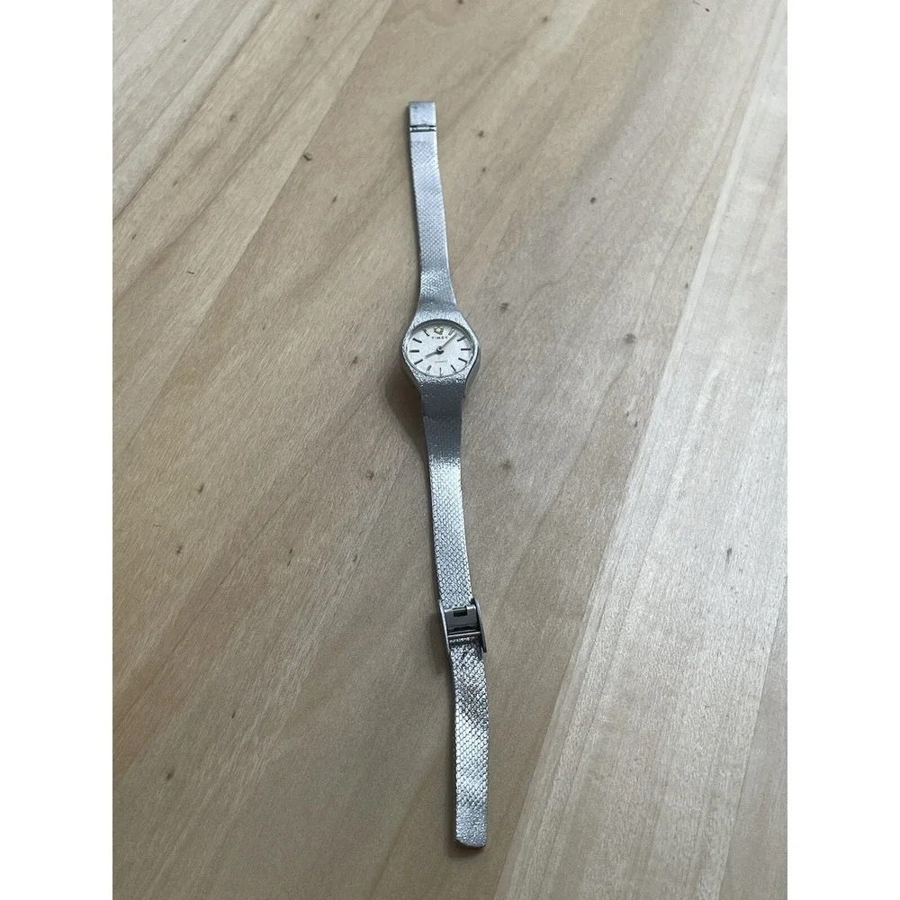 Timex K Cell Women's Silver Bracelet Watch Adjustable Clasp Base Metal‎ Bezel
